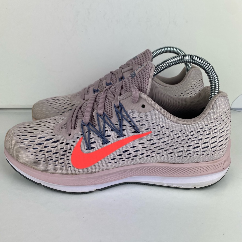 Nike Zoom Winflo 5 running shoes..